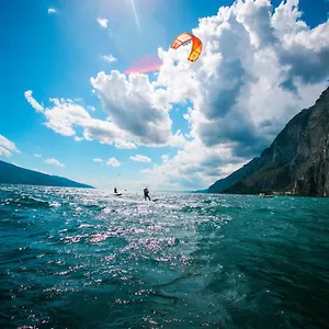 https://la-locanda-hostel-campione-del-garda.it-lombardy.com